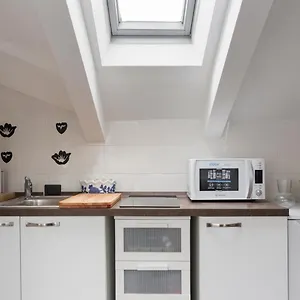 Apartment 1 Bedroom & 1 Living Apt - Duomo 7, Milan
