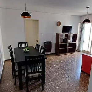 https://departamento-para-4-personas-en-microcentro-mendoza.hotelsmendoza.com