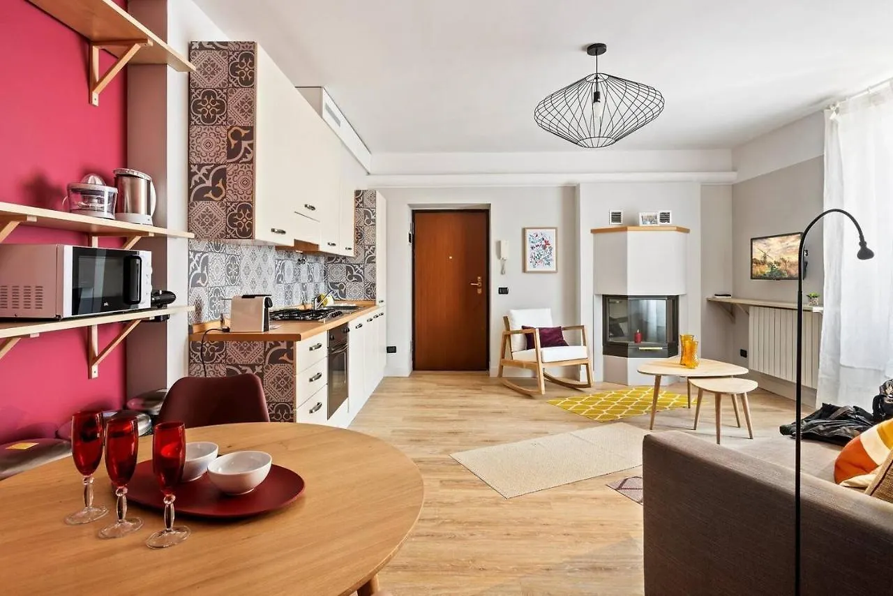 Guesthost - Navigli & Porta Genova M2 Cozy Apt location