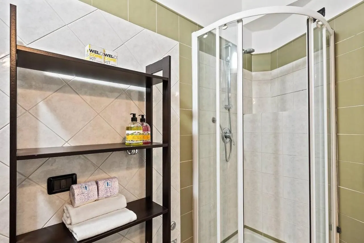 Guesthost - Navigli & Porta Genova M2 Cozy Apt Milan